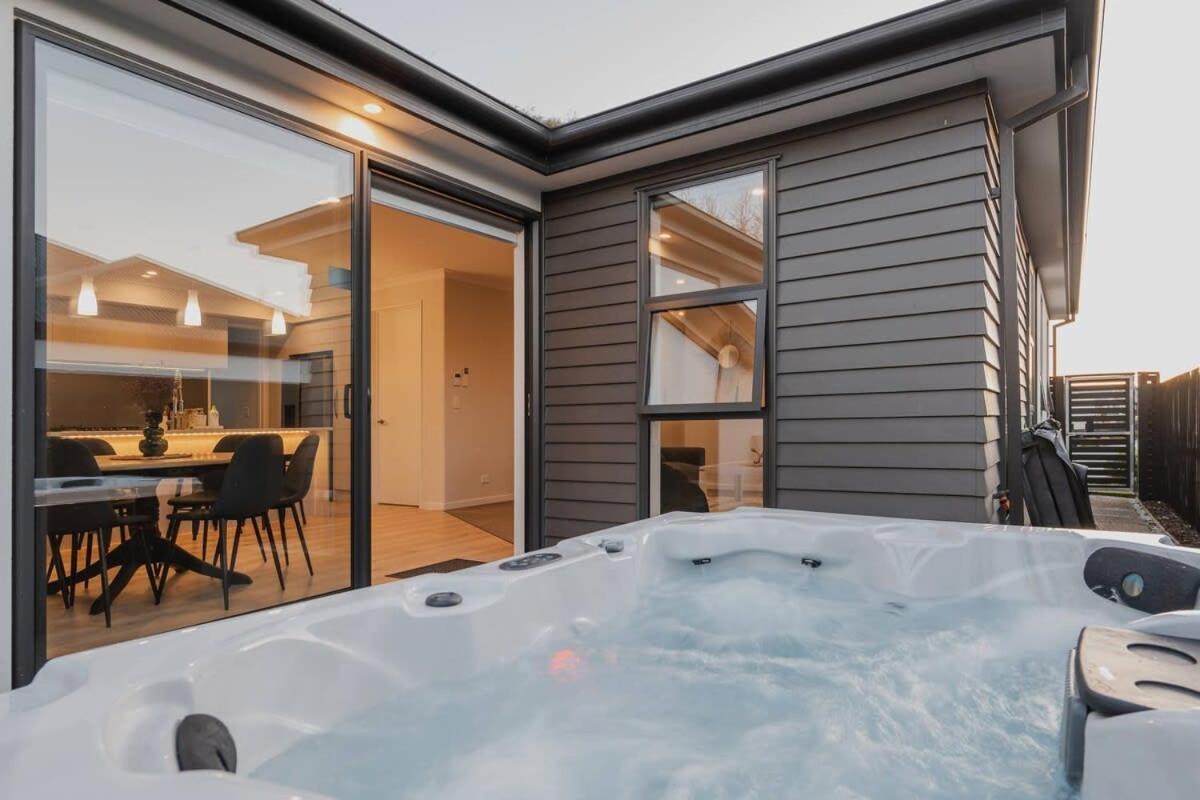Elegant 3Br Home On Mustang Avenue Christchurch Zewnętrze zdjęcie